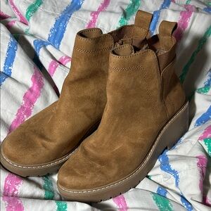 Cliffs by White Mt. Women’s Tan Faux nSuede Platform Boots, Size 6M